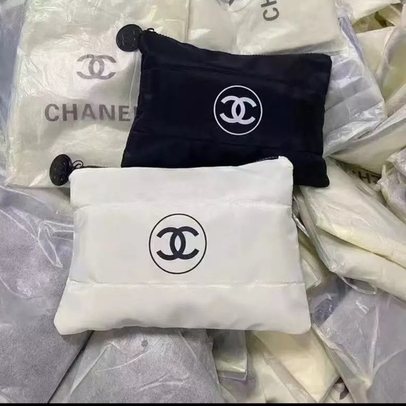 Chanel Beauty Gift Black Puffy Makeup Bag Pouch Clutch Cosmetic Case NEW… - Picture 4 of 5